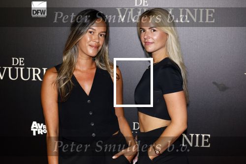 Amsterdam 11 september 2023
Premiere de Vuurlinie in Thuschinski Amsterdam .  Renee Bosveld met een vriendin