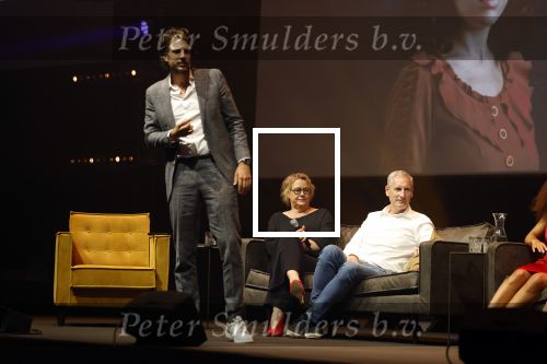 Barneveld 23 augustus 2023
Dorian Bindels en Soy Kroon gaan de mannelijke hoofdrollen spelen in 40-45 de Musical die door Studio 100 geproduceerd wordt . De vrouwelijke hoofdrollen worden vertolkt door Niniane Everaert en Gaia Aikman .De voorstelling gaat spelen in de midden Nederland hallen. Gert Verhulst is de bedenker. Renze Klamer presenteert het .