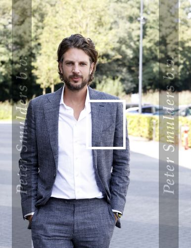 Barneveld 23 augustus 2023
Dorian Bindels en Soy Kroon gaan de mannelijke hoofdrollen spelen in 40-45 de Musical die door Studio 100 geproduceerd wordt . De vrouwelijke hoofdrollen worden vertolkt door Niniane Everaert en Gaia Aikman .De voorstelling gaat spelen in de midden Nederland hallen. Gert Verhulst is de bedenker. Renze Klamer presenteert het .