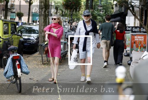 Amsterdam 11 september 2023
Rob Houwer met zijn vrouw en hondje  in Amsterdam zuid