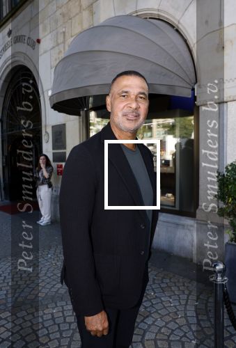 Amsterdam 31 augustus 2023
Event Life after Football bij Gassan diamonds. Ruud Gullit met fans