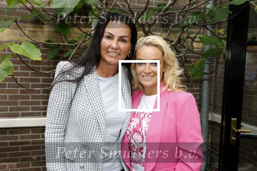 Amsterdam 4 september 2023
Boek presentatie Heleen v Royen bij het college Hotel. Samantha Steenwijk met partner Daisy