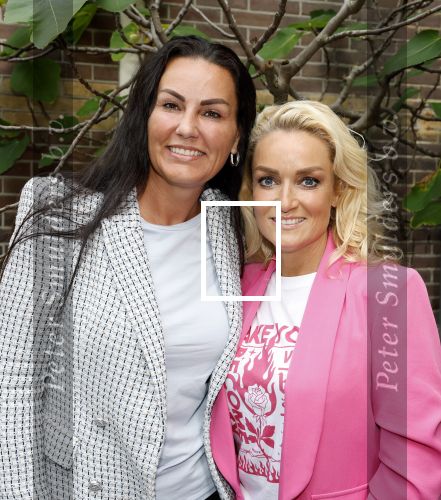 Amsterdam 4 september 2023
Boek presentatie Heleen v Royen bij het college Hotel. Samantha Steenwijk met partner Daisy