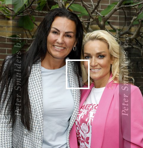 Amsterdam 4 september 2023
Boek presentatie Heleen v Royen bij het college Hotel. Samantha Steenwijk met partner Daisy