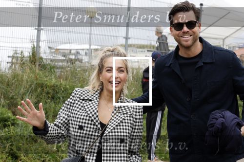 Zandvoort 27 augustus 2023
Grandprix F1 van Zandvoort gewonnen door Max Verstappen.
Shelly Sterk met partner