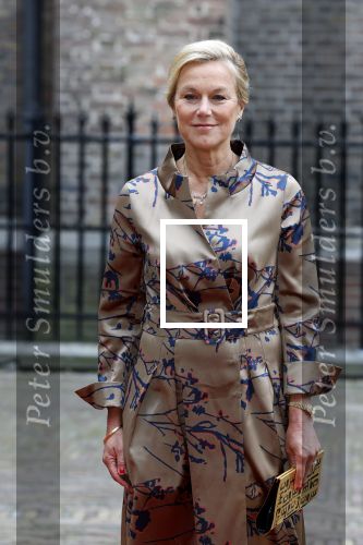 Den Haag 19 september 2023
Prinsjesdag 2023 . Aankomst van de ministers met partners en Staatsecretarissen met partners op het binnenhof. Sigrid Kaag met een kennis