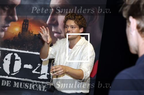 Barneveld 23 augustus 2023
Dorian Bindels en Soy Kroon gaan de mannelijke hoofdrollen spelen in 40-45 de Musical die door Studio 100 geproduceerd wordt . De voorstelling gaast spelen in de midden Nederland hallen.