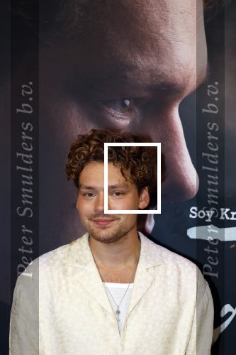 Barneveld 23 augustus 2023
Dorian Bindels en Soy Kroon gaan de mannelijke hoofdrollen spelen in 40-45 de Musical die door Studio 100 geproduceerd wordt . De vrouwelijke hoofdrollen worden vertolkt door Niniane Everaert en Gaia Aikman .De voorstelling gaat spelen in de midden Nederland hallen. Gert Verhulst is de bedenker. Renze Klamer presenteert het .
