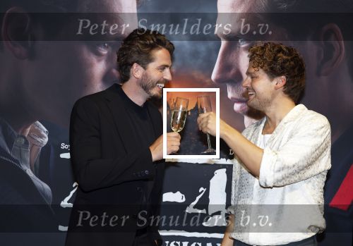 Barneveld 23 augustus 2023
Dorian Bindels en Soy Kroon gaan de mannelijke hoofdrollen spelen in 40-45 de Musical die door Studio 100 geproduceerd wordt . De voorstelling gaast spelen in de midden Nederland hallen.
