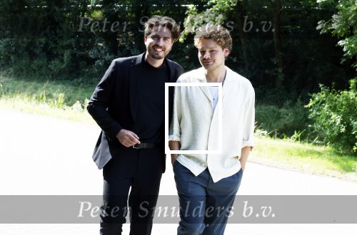 Barneveld 23 augustus 2023
Dorian Bindels en Soy Kroon gaan de mannelijke hoofdrollen spelen in 40-45 de Musical die door Studio 100 geproduceerd wordt . De voorstelling gaast spelen in de midden Nederland hallen.