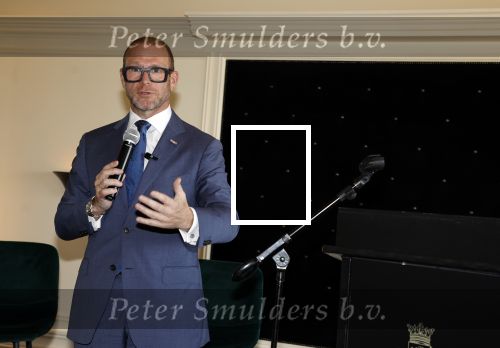 Noordwijk 18 september 2023
Boekpresentatie Annette Wijdom bij Huis ter Duin . Prinses Margarita kreeg eerste exemplaar. Stephan Stokkermans