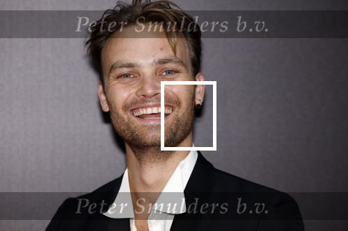 Amsterdam 11 september 2023
Premiere de Vuurlinie in Thuschinski Amsterdam .  Tim Olivier Somer met zijn vrouw