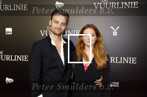 Amsterdam 11 september 2023
Premiere de Vuurlinie in Thuschinski Amsterdam .  Tim Olivier Somer met zijn vrouw
