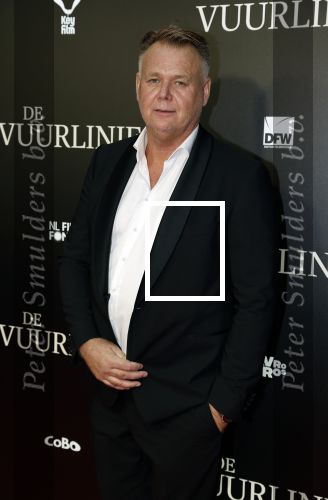 Amsterdam 11 september 2023
Premiere de Vuurlinie in Thuschinski Amsterdam .  Willem de Beukelaar met partner