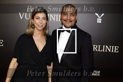 Amsterdam 11 september 2023
Premiere de Vuurlinie in Thuschinski Amsterdam .  Zouhair Mtazi met partner