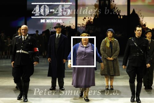 Barneveld 21 september 2024
Premiere Musical 40-45 met in de hoofdrollen Soy Kroon Dorian Bindels Niniane Everaert Gaia Aikman Babette v Veen Sjoerd Pleijsier en Kees Boot .