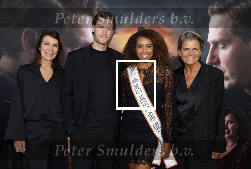 Barneveld 21 september 2024
Premiere Musical 40-45 . Amber Rustenberg Miss Nederland met partner v