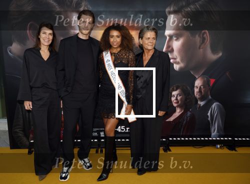 Barneveld 21 september 2024
Premiere Musical 40-45 . Amber Rustenberg Miss Nederland met partner v