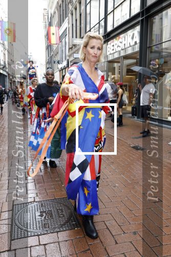 Amsterdam 3 september 2024
Opening van de Amsterdam Fashion Week AFW met een catwalk voor de Linda Foundation.
O.A. liepen mee , Worthy de Jong Winonah de Jong Dyantha Brooks Anouk Smulders Fockeline Ouwerkerk Dyanne Beekman Irene v d Laar Carolien Spoor Victoria Koblenko Zineb Fallouk Quinty Trustfull Tanja Jess Susan Visser IOris v Lunenberg Lauren Verster Marlijn Werdenburg Dani Bles Isa Hoes Anita Witzier Merel Westrik Hilmar Mulder Imanuelle Grives Vivian Slingerland (met dochter) en Hadewich Minis. Noa Vahle was aanwezig namens de Linda Foundation.