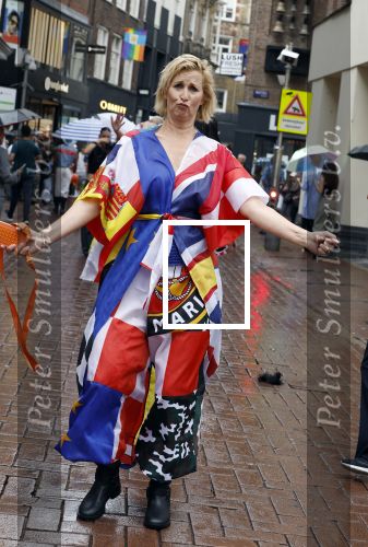 Amsterdam 3 september 2024
Opening van de Amsterdam Fashion Week AFW met een catwalk voor de Linda Foundation.
O.A. liepen mee , Worthy de Jong Winonah de Jong Dyantha Brooks Anouk Smulders Fockeline Ouwerkerk Dyanne Beekman Irene v d Laar Carolien Spoor Victoria Koblenko Zineb Fallouk Quinty Trustfull Tanja Jess Susan Visser IOris v Lunenberg Lauren Verster Marlijn Werdenburg Dani Bles Isa Hoes Anita Witzier Merel Westrik Hilmar Mulder Imanuelle Grives Vivian Slingerland (met dochter) en Hadewich Minis. Noa Vahle was aanwezig namens de Linda Foundation.