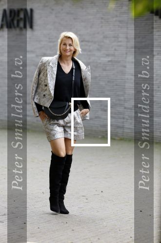 Laren 5 september 2024
Presentatie nieuwe Talkies met op de cover Leontine Ruiters  en Lonneke Nooteboom bij de Singer in Laren . Anouk Smulders