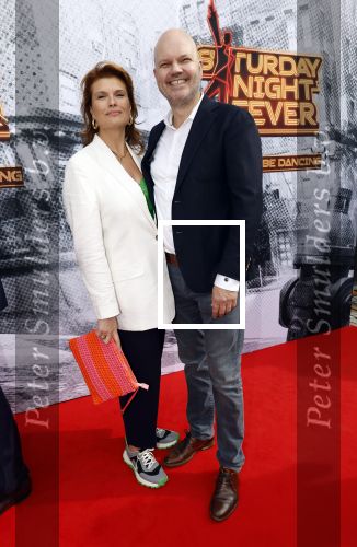 Den Bosch 29 september 2024
Premiere Saturday night fever in de Parade in Den Bosch . Anouk v Nes met partner