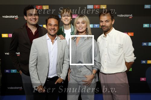 Schiphol 31 september 2024
Winterpresentatie RTL / Videoland in een tent achter Hotel v d Valk bij Schiphol . Aran Bade, Lex Uiting, Bridget Maasland, Rob Goossens en Daan Nieber (v.l.n.r. )