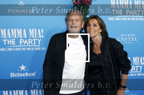 Rotterdam 27 september 2024
Premiere Mamma mia the party in  Schiecentrale.  Ouders Bas Smit