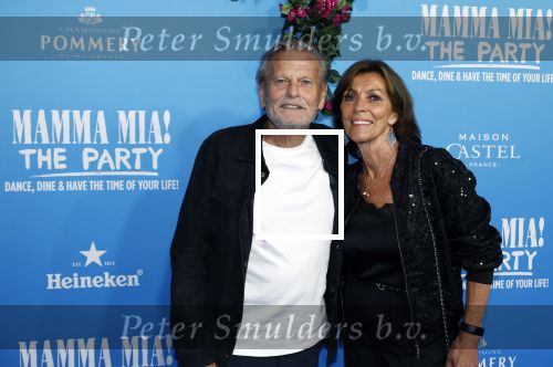 Rotterdam 27 september 2024
Premiere Mamma mia the party in  Schiecentrale.  Ouders Bas Smit