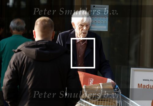 Maarssen 19 september 2024
Berend Boudewijn rijdt op zijn 88e nog auto en doet zelfstandig zijn boodschappen in het winkelcentrum van Maarssen.