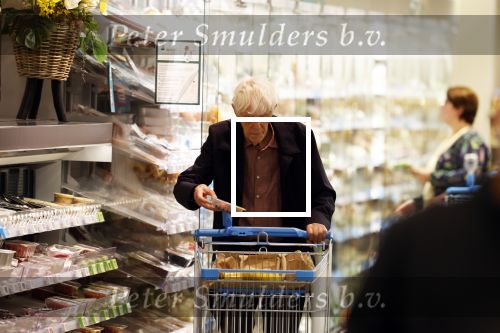Maarssen 19 september 2024
Berend Boudewijn rijdt op zijn 88e nog auto en doet zelfstandig zijn boodschappen in het winkelcentrum van Maarssen.