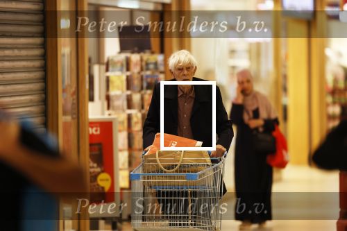 Maarssen 19 september 2024
Berend Boudewijn rijdt op zijn 88e nog auto en doet zelfstandig zijn boodschappen in het winkelcentrum van Maarssen.