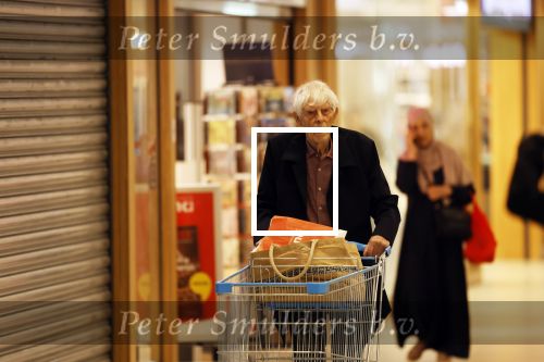 Maarssen 19 september 2024
Berend Boudewijn rijdt op zijn 88e nog auto en doet zelfstandig zijn boodschappen in het winkelcentrum van Maarssen.