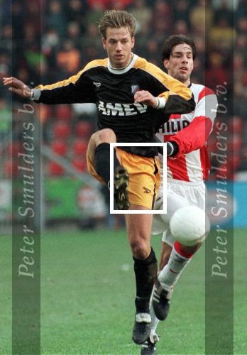 Eindhoven, 22 november 1998
PSV-FC Utrecht, eindstand 5-0
In de 44e minuut speelt Bernard Schuitema iets te kort teurg op zijn doelman waardoor hij Ruud v Nistelrooij aan zijn shirt moest vasthouden en  daardoor de rode kaart kreeg van scheidsrechter Dick Jol.