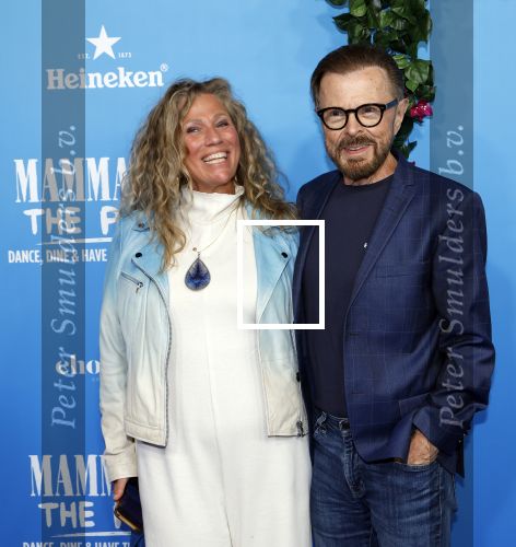 Rotterdam 27 september 2024
Premiere Mamma mia the party in sw Schiecentrale. Bjorn Ulvaeus  met grote fan Claudia