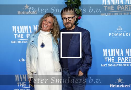 Rotterdam 27 september 2024
Premiere Mamma mia the party in sw Schiecentrale. Bjorn Ulvaeus  met grote fan Claudia