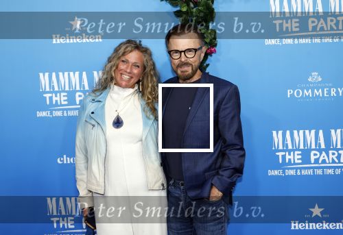 Rotterdam 27 september 2024
Premiere Mamma mia the party in sw Schiecentrale. Bjorn Ulvaeus  met grote fan Claudia