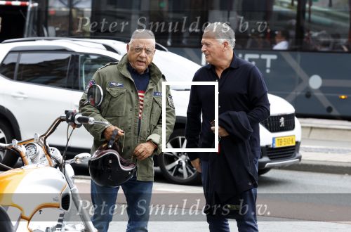Amsterdam 16 september 2024
Oscar Hammerstein en Bram Moszkowicz na een lunch in Amsterdam zuid . Oscar is op zijn BMW Motor