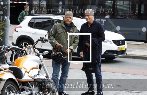 Amsterdam 16 september 2024
Oscar Hammerstein en Bram Moszkowicz na een lunch in Amsterdam zuid . Oscar is op zijn BMW Motor