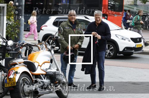 Amsterdam 16 september 2024
Oscar Hammerstein en Bram Moszkowicz na een lunch in Amsterdam zuid . Oscar is op zijn BMW Motor