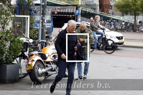 Amsterdam 16 september 2024
Oscar Hammerstein en Bram Moszkowicz na een lunch in Amsterdam zuid . Oscar is op zijn BMW Motor