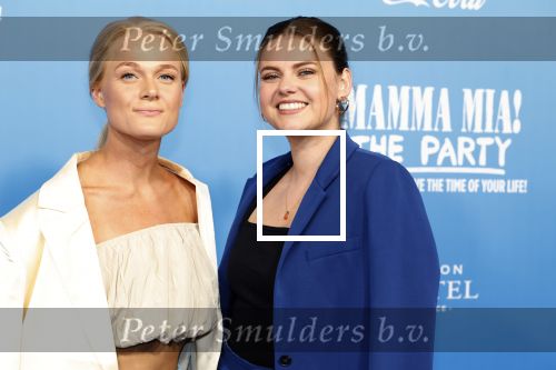 Rotterdam 27 september 2024
Premiere Mamma mia the party in  Schiecentrale. Britt Scholte met een vriendin