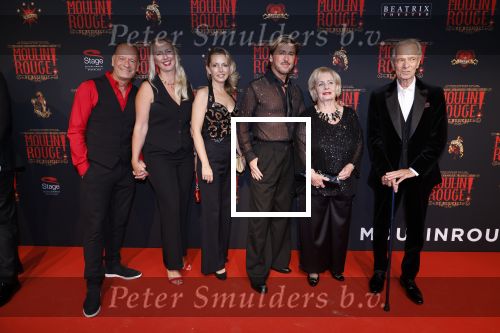 Utrecht 19 september 2024
Premiere Moulin Rouge in het Beatrix theater. Ron Boszhard met vriendin Herald Alofs en de ouders van Carlo Boszhard