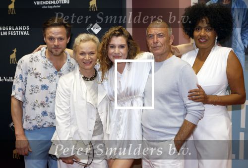 Utrecht 20 september 2024
Premiere Witte Flits tijdens de openings avond van de Filmdagen in Utrecht . Raymond Thiry, Renee Soutendijk, Sanne den Hartogh, Laura Hermanides en Manoushka Zeegelaar Breeveld