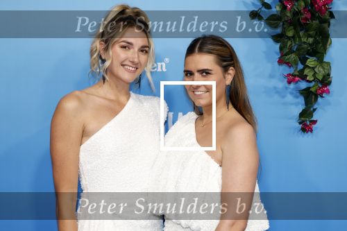 Rotterdam 27 september 2024
Premiere Mamma mia the party in  Schiecentrale. Denise Speelman met een vriendin