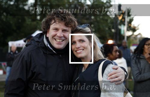 Amsterdam 13 september 2024
Koningin Maxima bezoekt concert van concertgebouw orkest in het Nelson Madela Park. Dominic Seldes met zijn vrouw en ...
