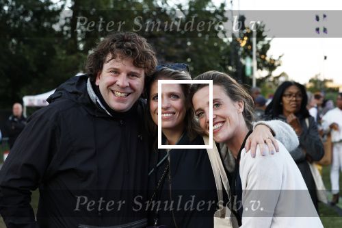 Amsterdam 13 september 2024
Koningin Maxima bezoekt concert van concertgebouw orkest in het Nelson Madela Park. Dominic Seldes met zijn vrouw en ...