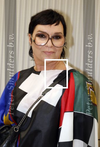 Amsterdam 3 september 2024
Opening van de Amsterdam Fashion Week AFW met een catwalk voor de Linda Foundation.
O.A. liepen mee , Worthy de Jong Winonah de Jong Dyantha Brooks Anouk Smulders Fockeline Ouwerkerk Dyanne Beekman Irene v d Laar Carolien Spoor Victoria Koblenko Zineb Fallouk Quinty Trustfull Tanja Jess Susan Visser IOris v Lunenberg Lauren Verster Marlijn Werdenburg Dani Bles Isa Hoes Anita Witzier Merel Westrik Hilmar Mulder Imanuelle Grives Vivian Slingerland (met dochter) en Hadewich Minis. Noa Vahle was aanwezig namens de Linda Foundation.