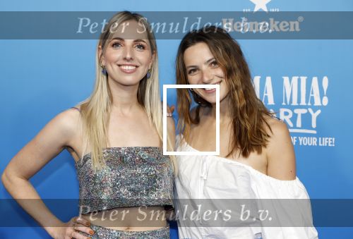 Rotterdam 27 september 2024
Premiere Mamma mia the party in  Schiecentrale. Eline de Ruig met een vriendin