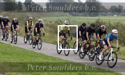 Blaricum 4 september 2024
Fietstocht met allemaal specialized S Works fietsen vanaf Blushing Blaricum van Gordon .
Oa doen mee , Winston Gerschtanowitz Louis Talpe Mark Tuitert Laurens ten Dam Roxane Knetemann Thomas v d Vlucht Johan Museeuw Thomas Dekker Ireen Wust Erben Wennemars  Joy Beune en haar partner Kjeld Nuis .